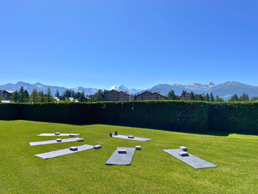 Vinyāsa dans les jardins de l'Étrier